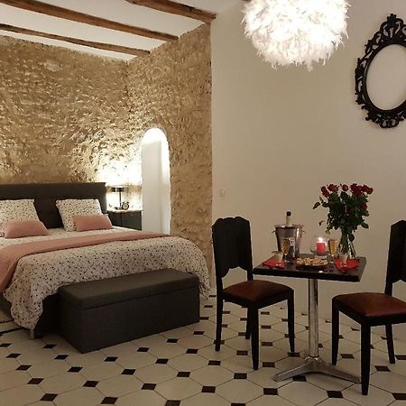 Le Grand Coudreau Bed & Breakfast Nazelles-Negron Exterior photo