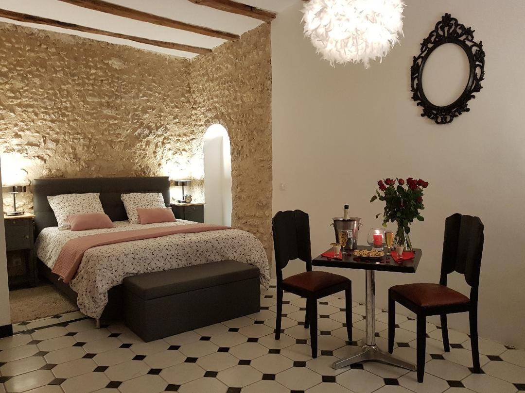 Le Grand Coudreau Bed & Breakfast Nazelles-Negron Exterior photo