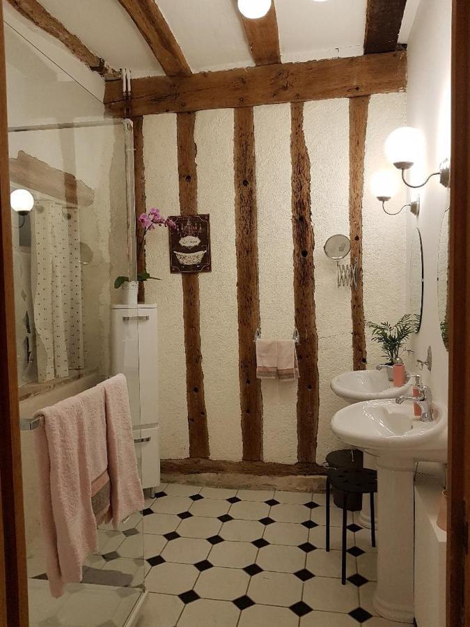 Le Grand Coudreau Bed & Breakfast Nazelles-Negron Exterior photo